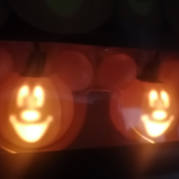 Disney Halloween, Mickey Mouse Pumpkin Projector String Lights NEW - Picture 7 of 7